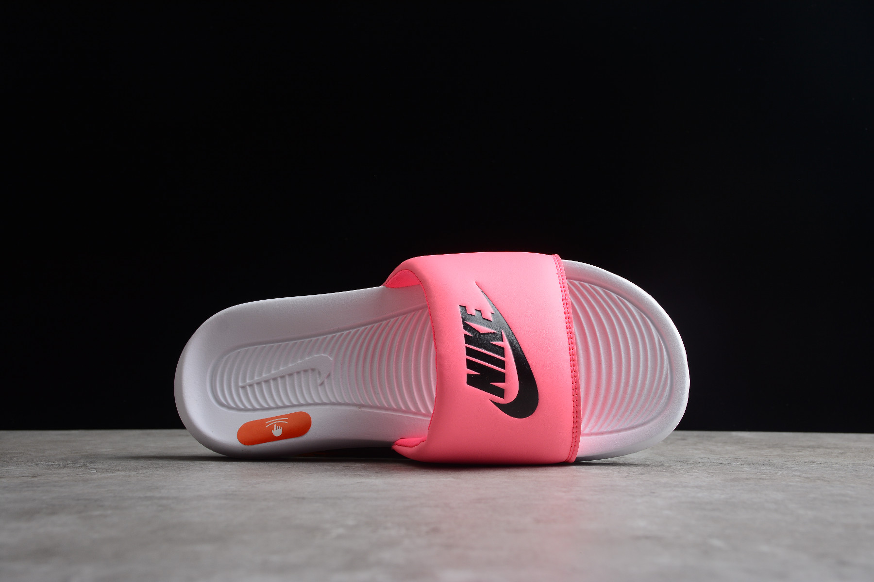 Klapki Nike Victori One Slide Print CN9677-102 - obrazek 6