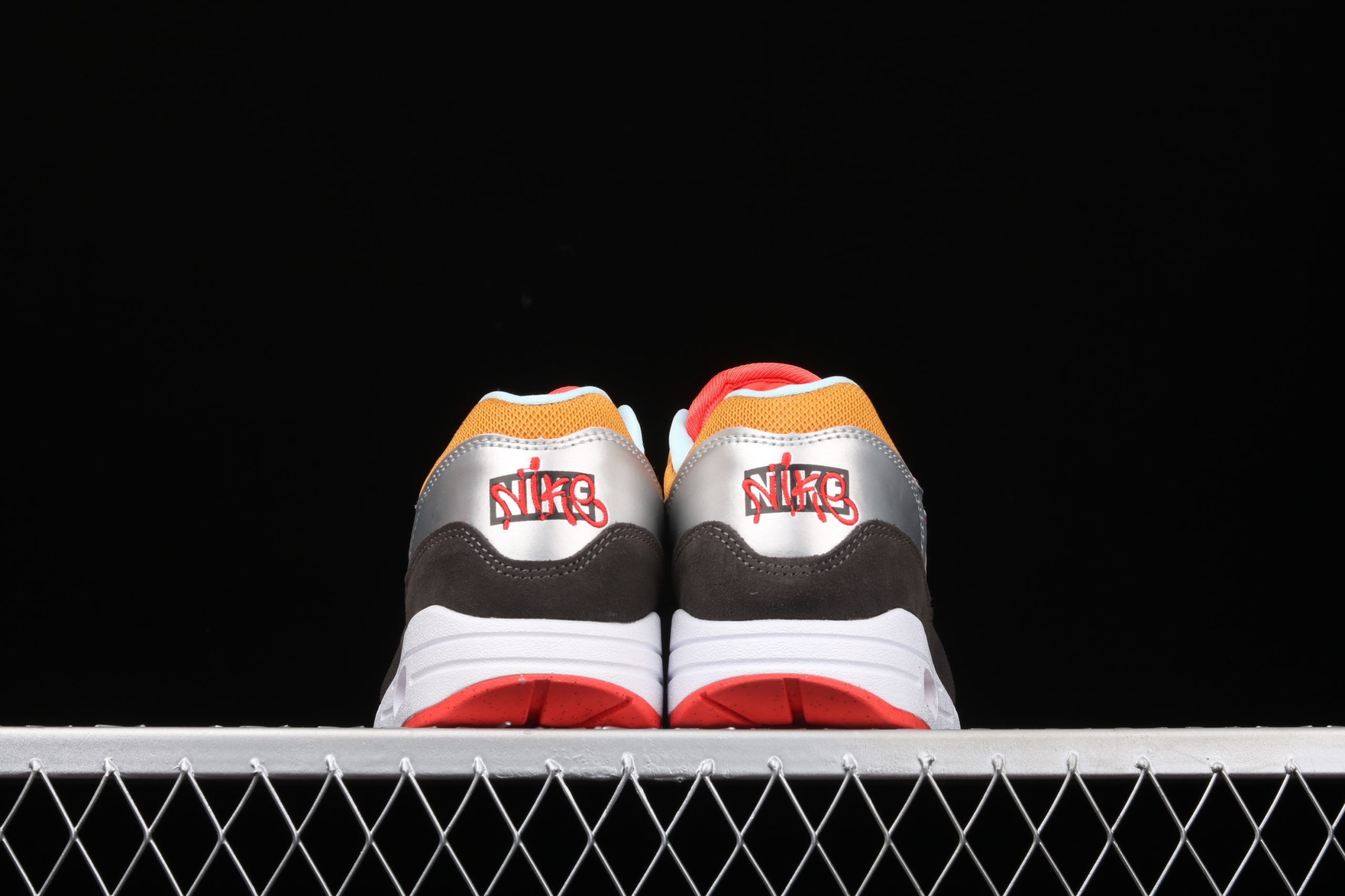 Buty Nike Air Max 1 CZ8138-100 - obrazek 4