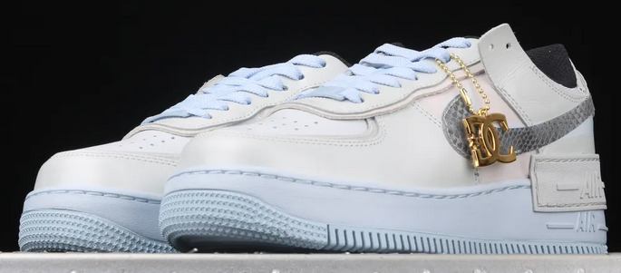 Buty Nike Air Force 1 Pure CV3027-001 - obrazek 2