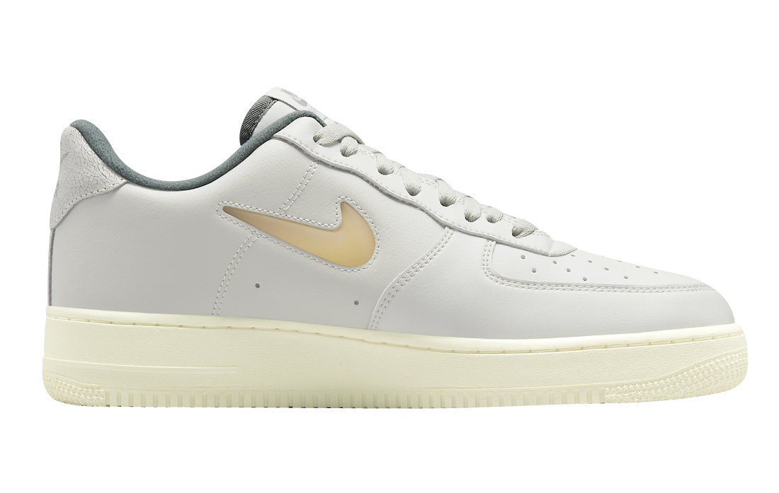 Buty Nike Air Force 1 Low Pale Vanilla DC8894-001 - obrazek 3