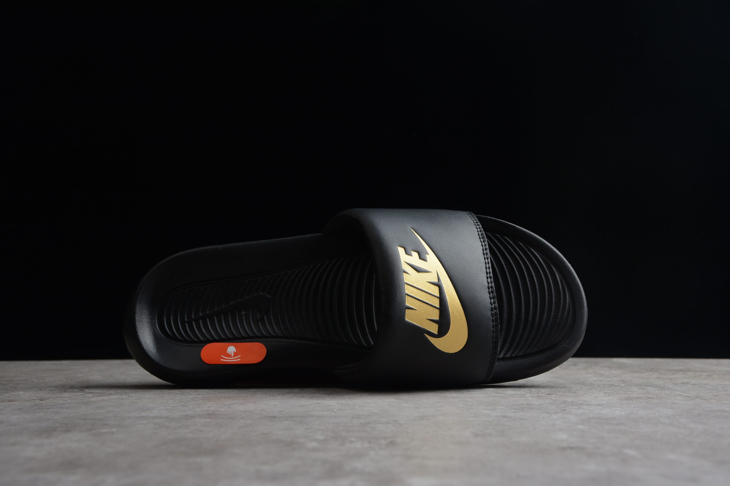 Klapki Nike Victori One Slide Print CN9675-006 - obrazek 5