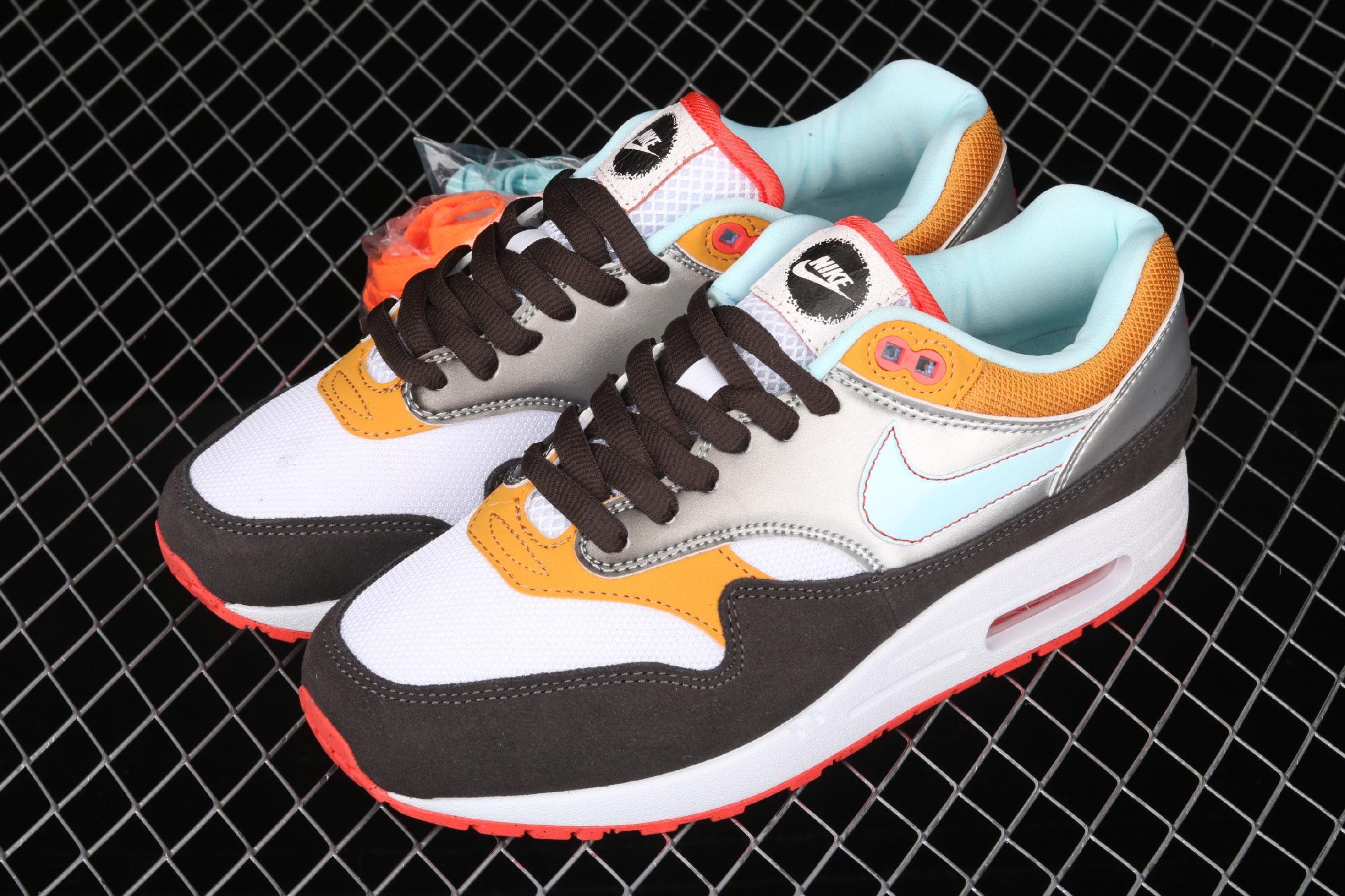 Buty Nike Air Max 1 CZ8138-100 - obrazek 3