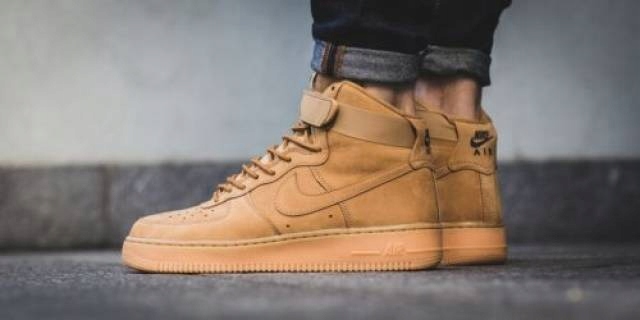 Buty Nike Air Force 1 High '07 LV8 882096-200 - obrazek 5