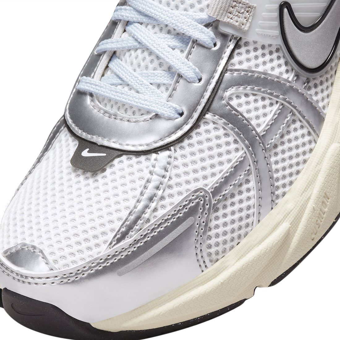 Buty Nike V2K Run FD0736-100 Silver Metalic - obrazek 6