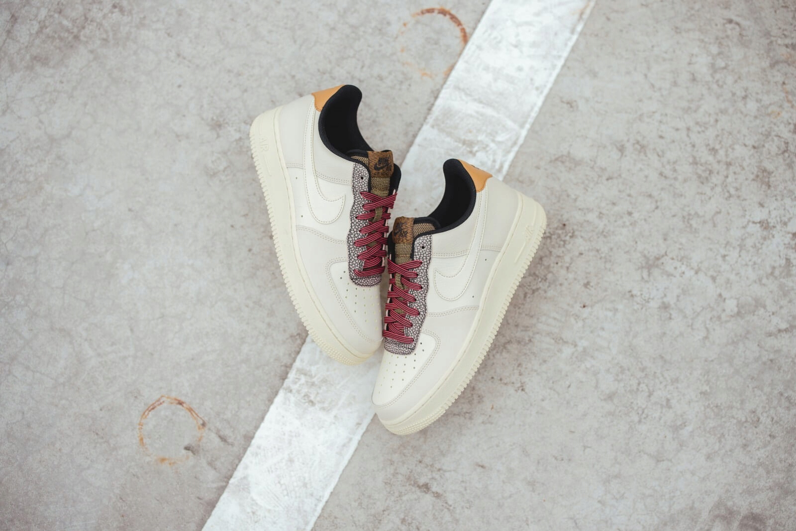 Buty Nike Air Force 1 '07 LV8 CK4363-200 - obrazek 4