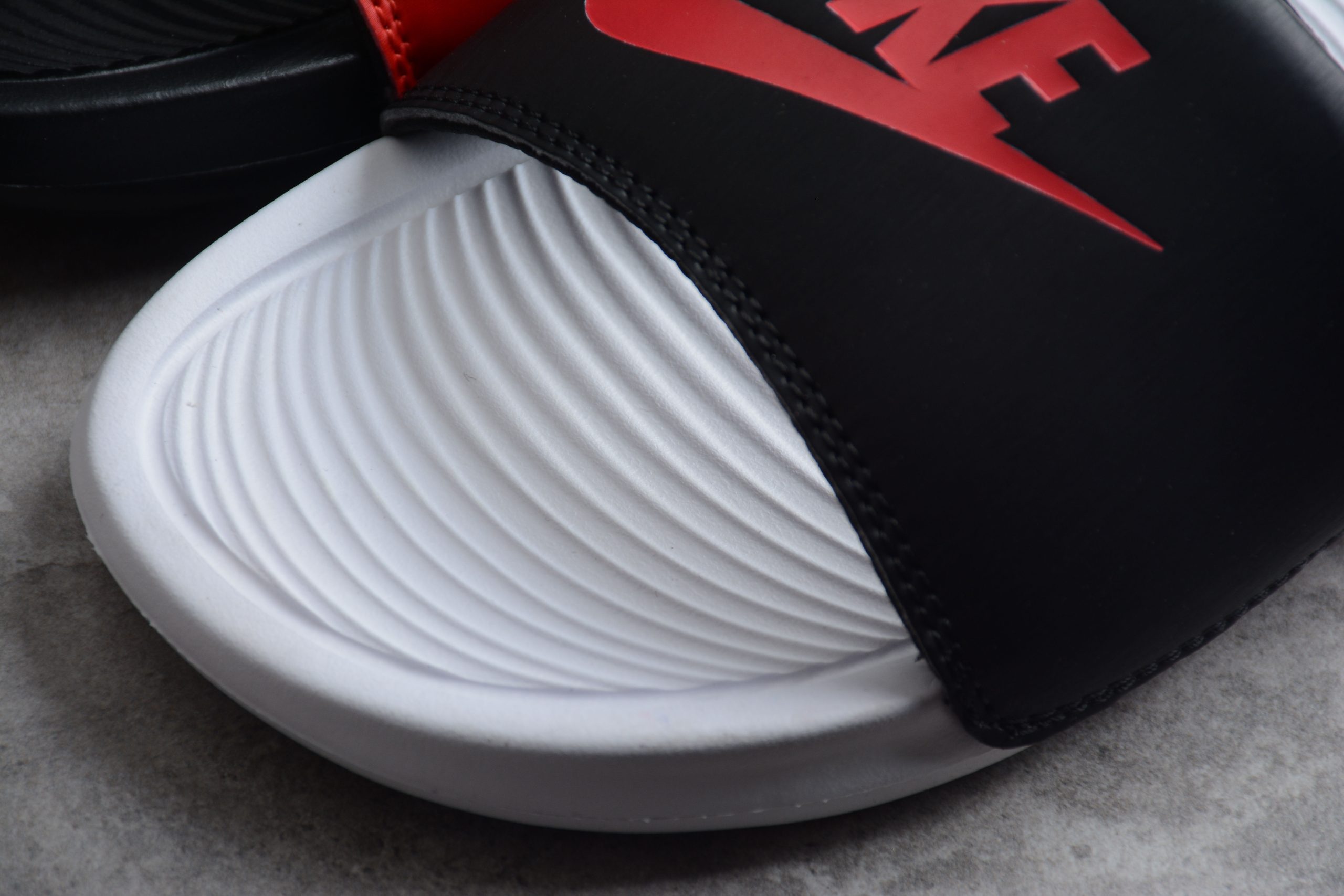 Klapki Nike Victori One Slide Print DD0234-600 - obrazek 5