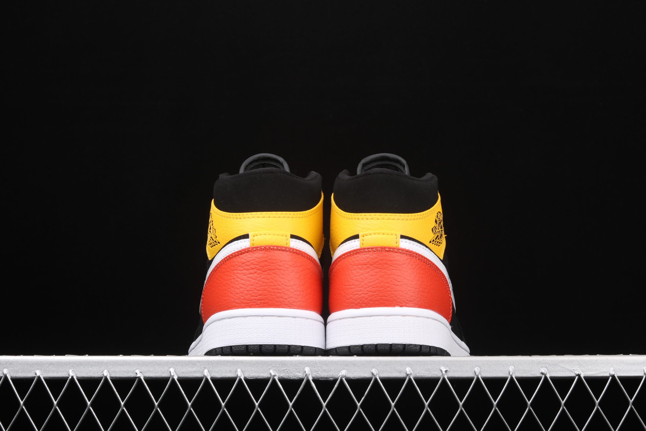 Buty Nike Air Jordan Amarillo 852542-087 - obrazek 4